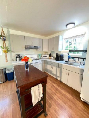 Santa Barbara Serenity Large 1-bedroom Guest Apt.